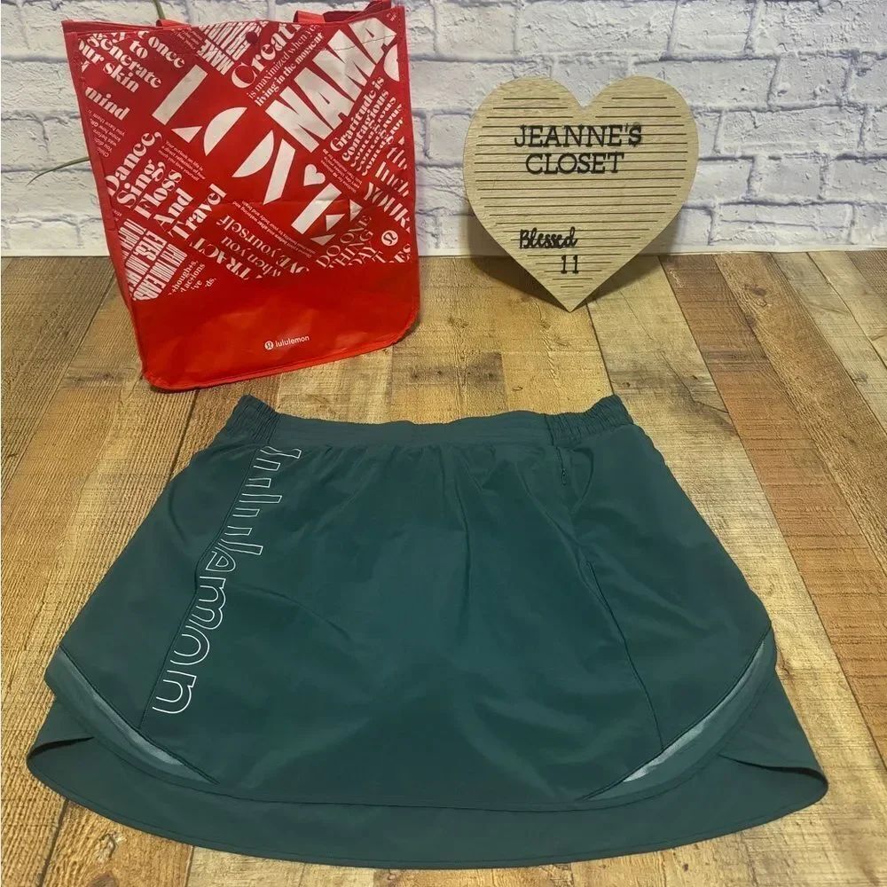 Lululemon Hotty Hot High-Rise Skirt *Long
Green Jasper / Silver Reflective